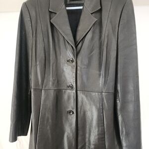 Valerie Stevens Sleek Black Leather Jacket